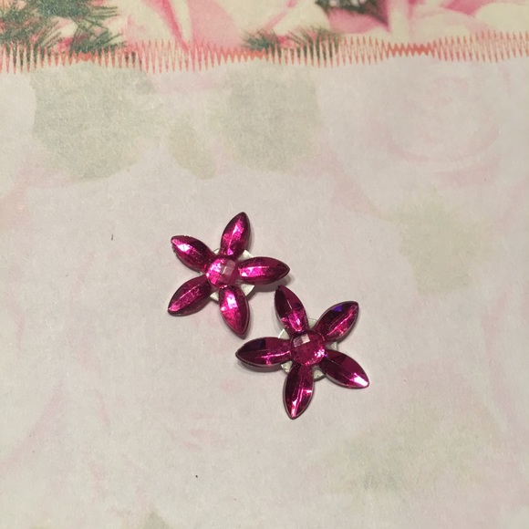 Pink flower crystal earrings - Picture 2 of 8